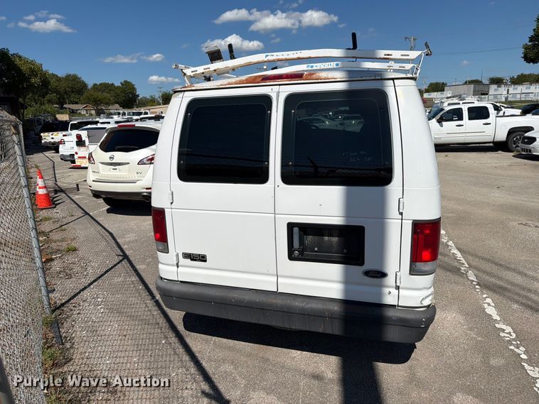 image for item FB8892 2003 Ford E150 van