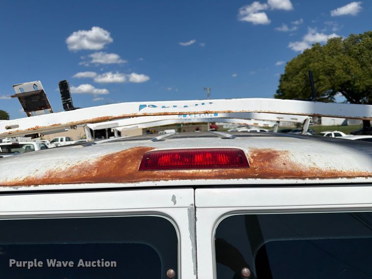 image for item FB8892 2003 Ford E150 van