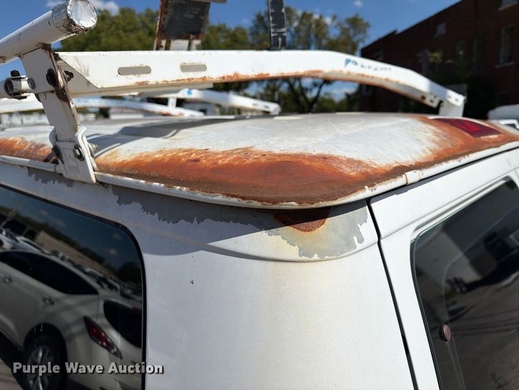 image for item FB8892 2003 Ford E150 van