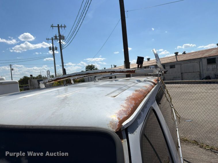 image for item FB8892 2003 Ford E150 van