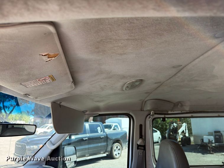 image for item FB8892 2003 Ford E150 van