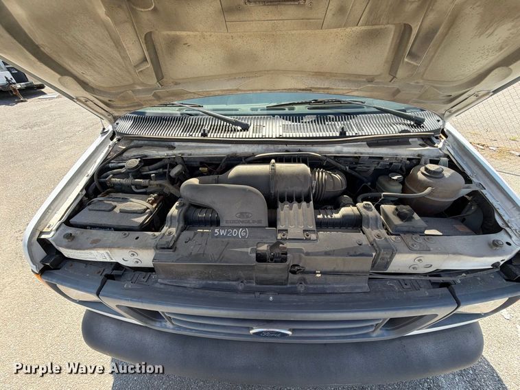 image for item FB8892 2003 Ford E150 van