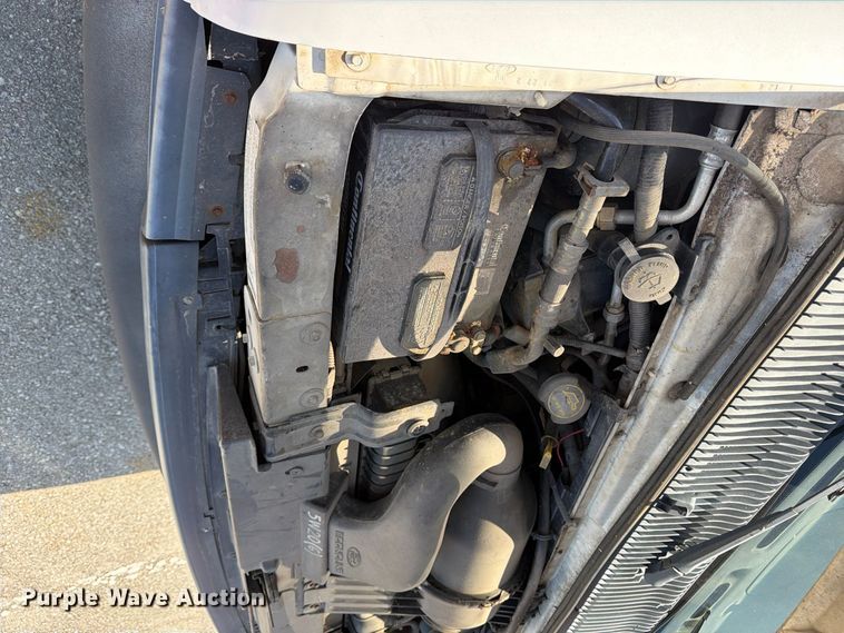 image for item FB8892 2003 Ford E150 van