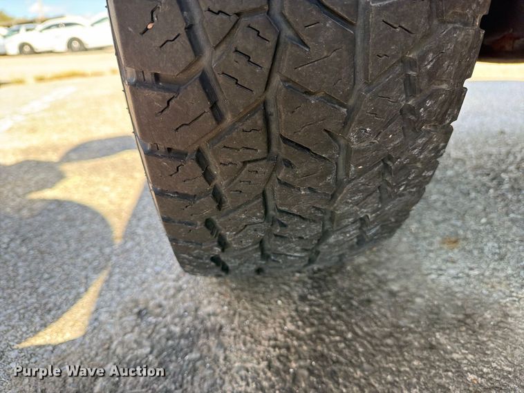image for item FB8892 2003 Ford E150 van