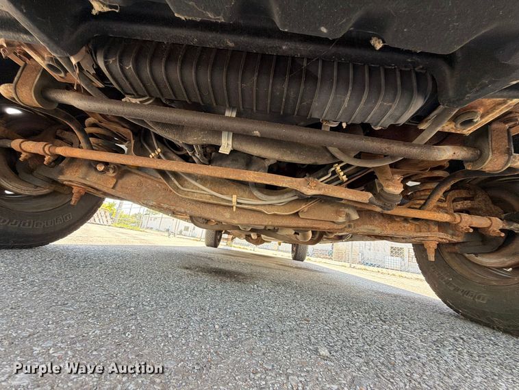 image for item FB8892 2003 Ford E150 van