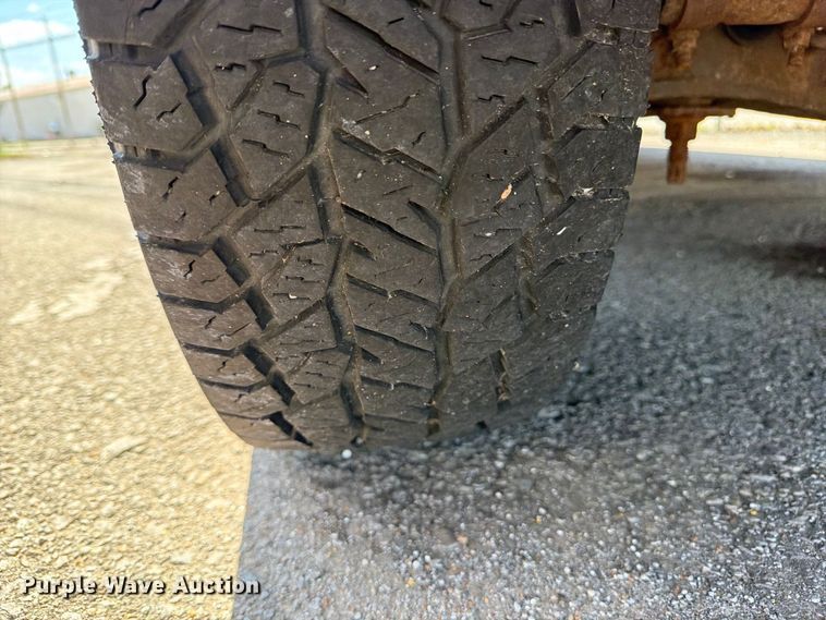 image for item FB8892 2003 Ford E150 van