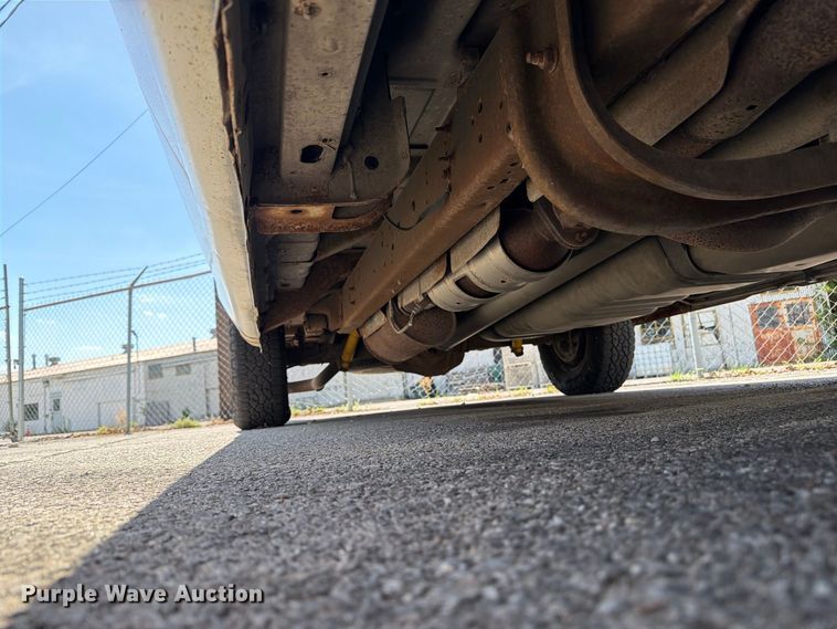 image for item FB8892 2003 Ford E150 van