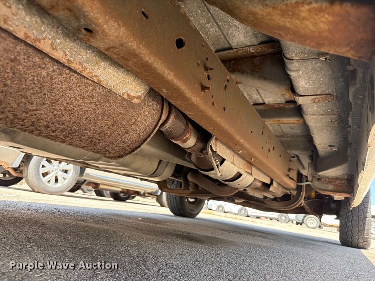 image for item FB8892 2003 Ford E150 van