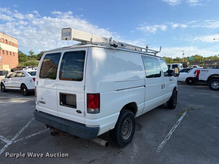 image for item FB8893 2008 Ford E350 van
