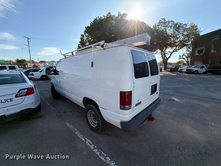 image for item FB8893 2008 Ford E350 van