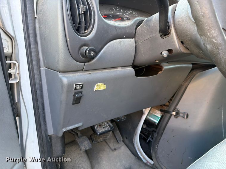 image for item FB8893 2008 Ford E350 van