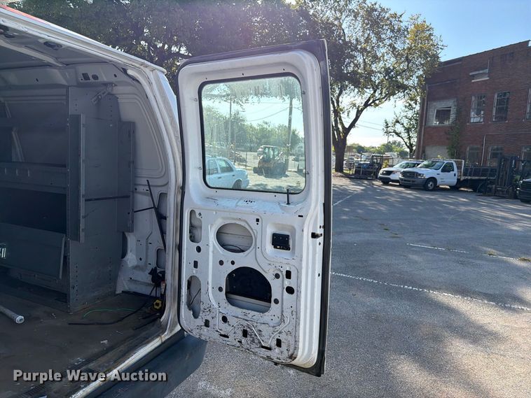 image for item FB8893 2008 Ford E350 van