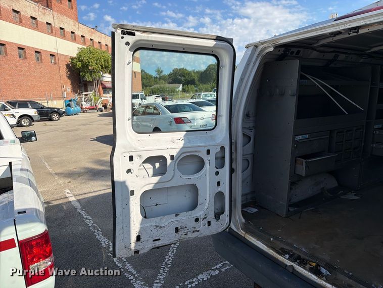 image for item FB8893 2008 Ford E350 van