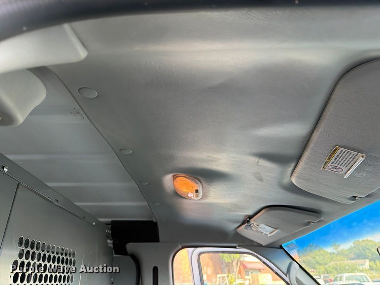 image for item FB8893 2008 Ford E350 van