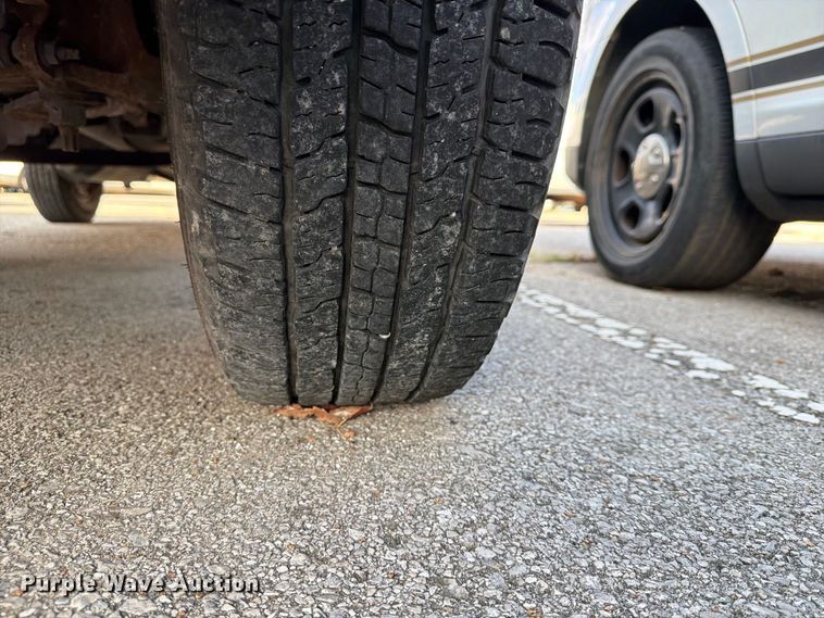 image for item FB8893 2008 Ford E350 van