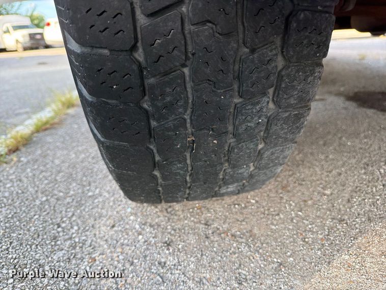 image for item FB8893 2008 Ford E350 van