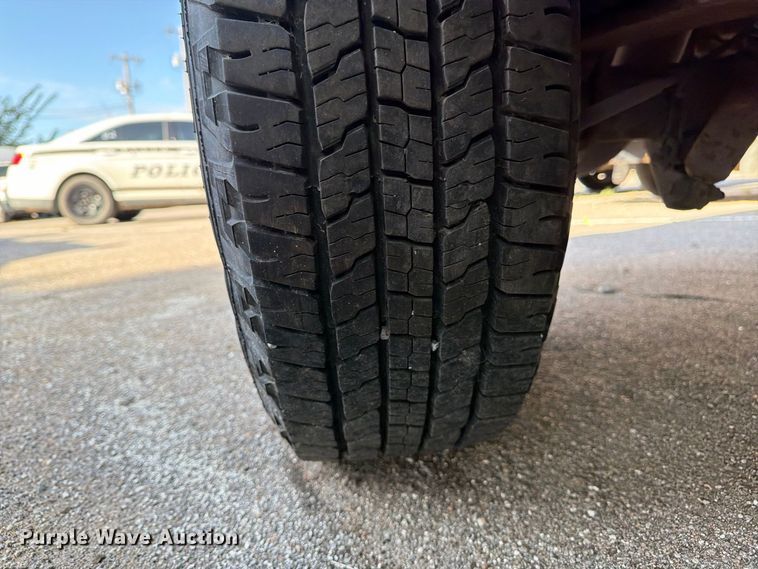 image for item FB8893 2008 Ford E350 van