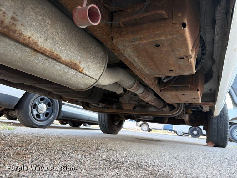 image for item FB8893 2008 Ford E350 van