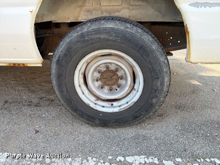 image for item FB8893 2008 Ford E350 van