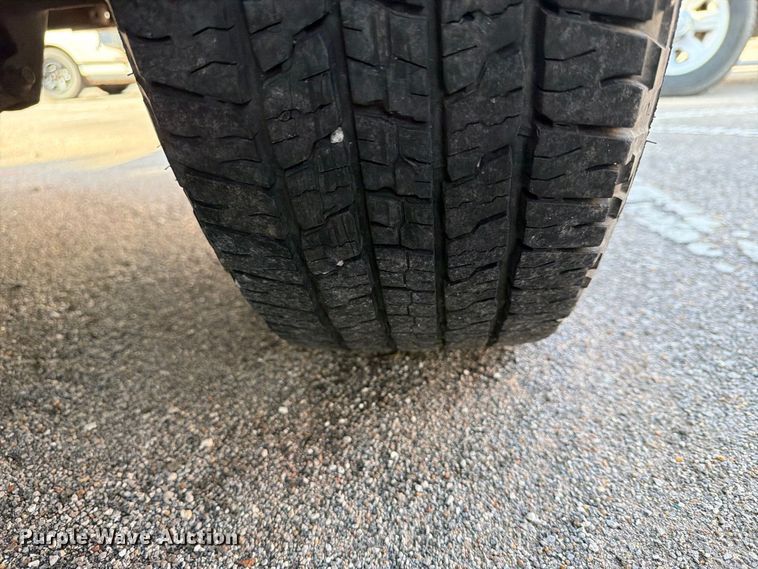 image for item FB8893 2008 Ford E350 van