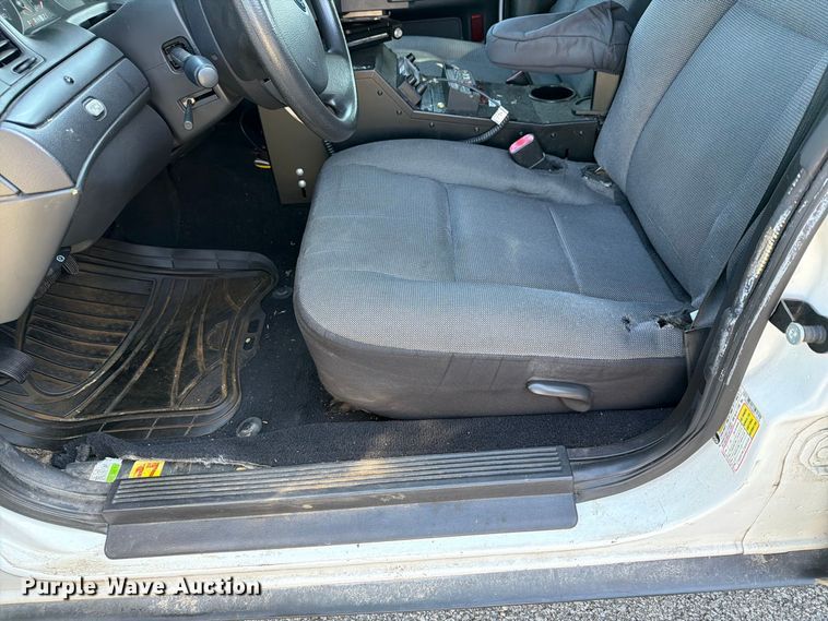 image for item FB8895 2011 Ford Crown Victoria Police Interceptor 