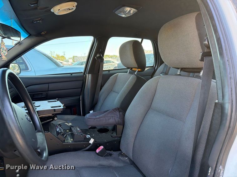 image for item FB8895 2011 Ford Crown Victoria Police Interceptor 