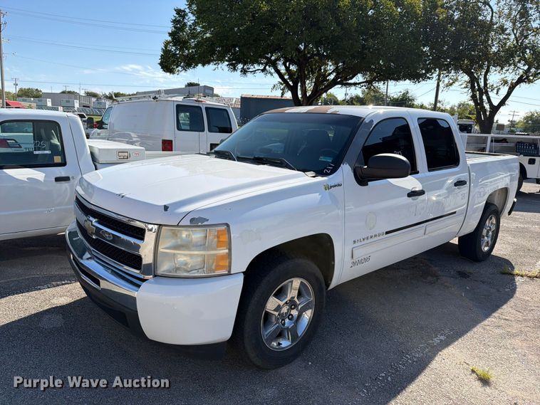 2010 Chevrolet Silverado 1500 Crew Cab pickup truck