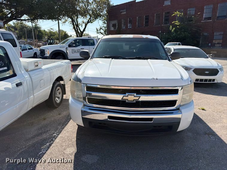 image for item FB8896 2010 Chevrolet Silverado 1500 Crew Cab pickup truck