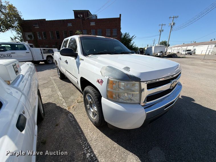 image for item FB8896 2010 Chevrolet Silverado 1500 Crew Cab pickup truck