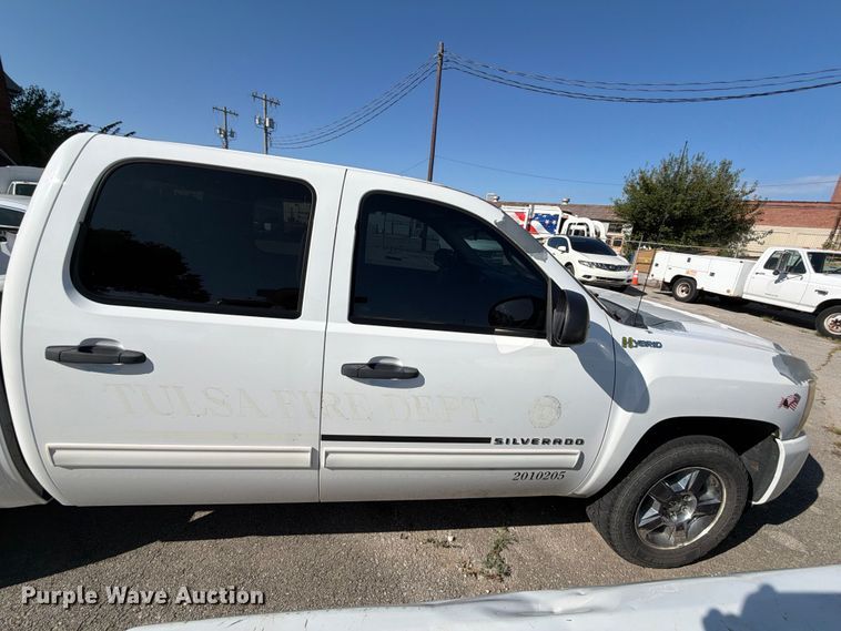 image for item FB8896 2010 Chevrolet Silverado 1500 Crew Cab pickup truck