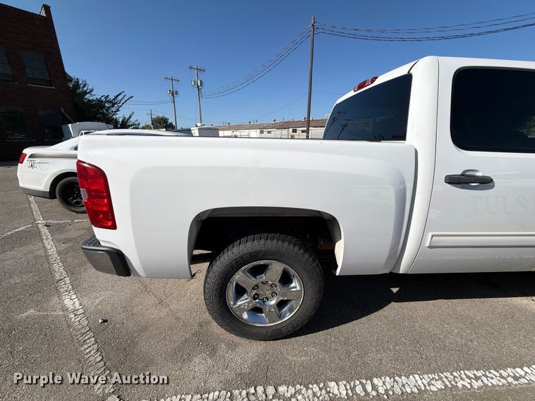image for item FB8896 2010 Chevrolet Silverado 1500 Crew Cab pickup truck