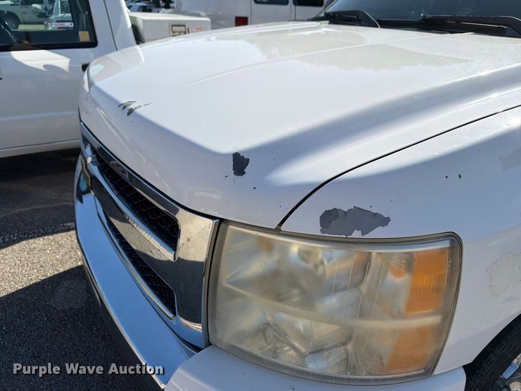 image for item FB8896 2010 Chevrolet Silverado 1500 Crew Cab pickup truck