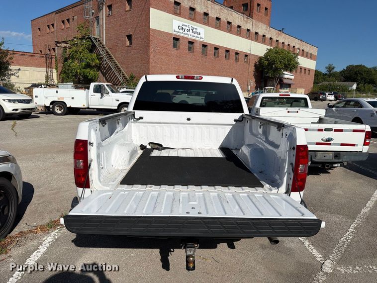 image for item FB8896 2010 Chevrolet Silverado 1500 Crew Cab pickup truck
