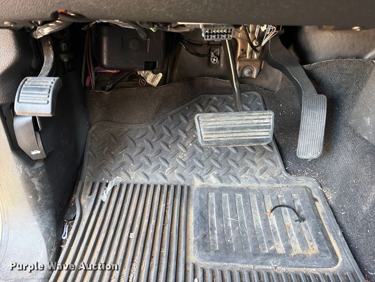 image for item FB8896 2010 Chevrolet Silverado 1500 Crew Cab pickup truck