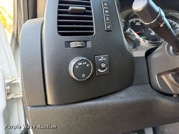image for item FB8896 2010 Chevrolet Silverado 1500 Crew Cab pickup truck