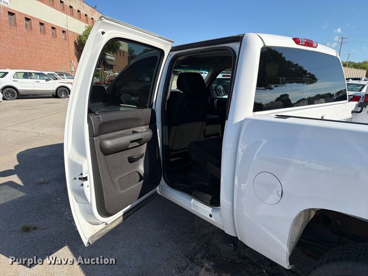 image for item FB8896 2010 Chevrolet Silverado 1500 Crew Cab pickup truck