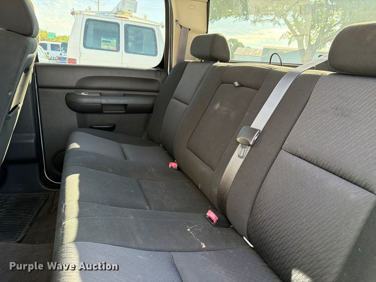 image for item FB8896 2010 Chevrolet Silverado 1500 Crew Cab pickup truck