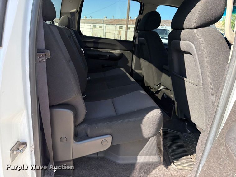 image for item FB8896 2010 Chevrolet Silverado 1500 Crew Cab pickup truck