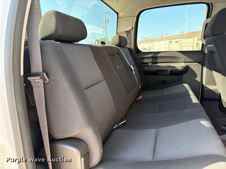 image for item FB8896 2010 Chevrolet Silverado 1500 Crew Cab pickup truck
