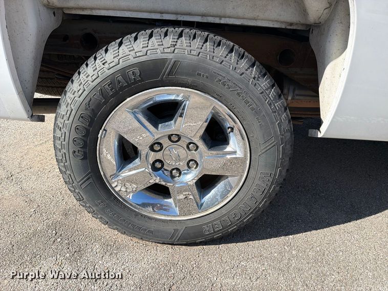 image for item FB8896 2010 Chevrolet Silverado 1500 Crew Cab pickup truck