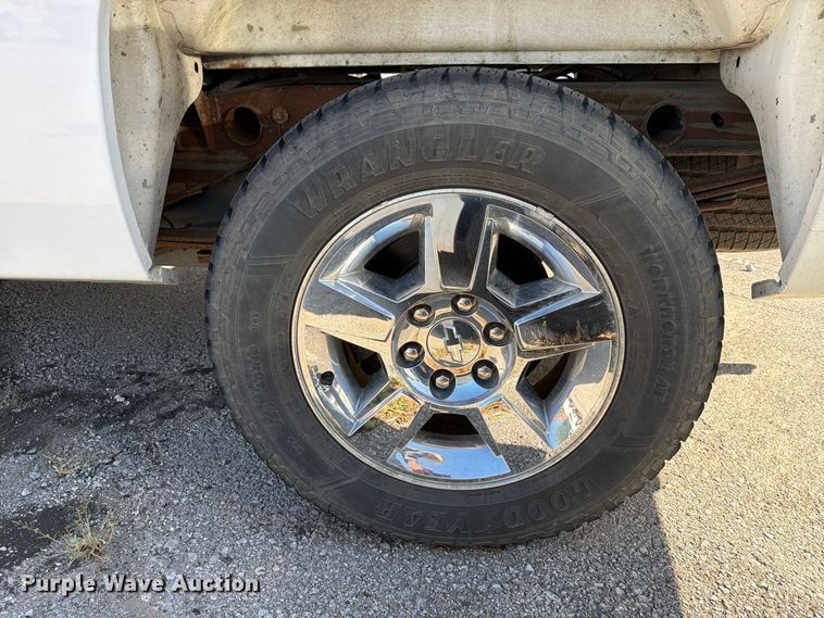 image for item FB8896 2010 Chevrolet Silverado 1500 Crew Cab pickup truck