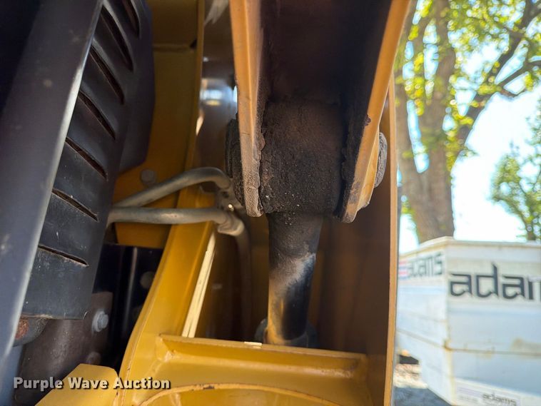 image for item FB8897 2010 Caterpillar 277C tracked skid steer loader