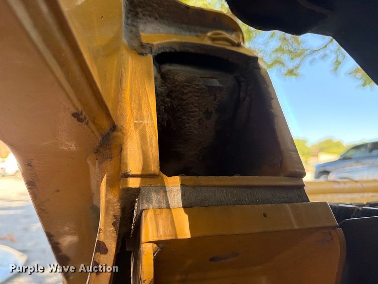 image for item FB8897 2010 Caterpillar 277C tracked skid steer loader