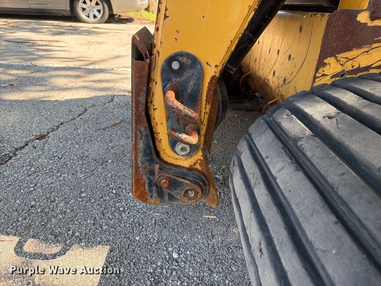 image for item FB8897 2010 Caterpillar 277C tracked skid steer loader