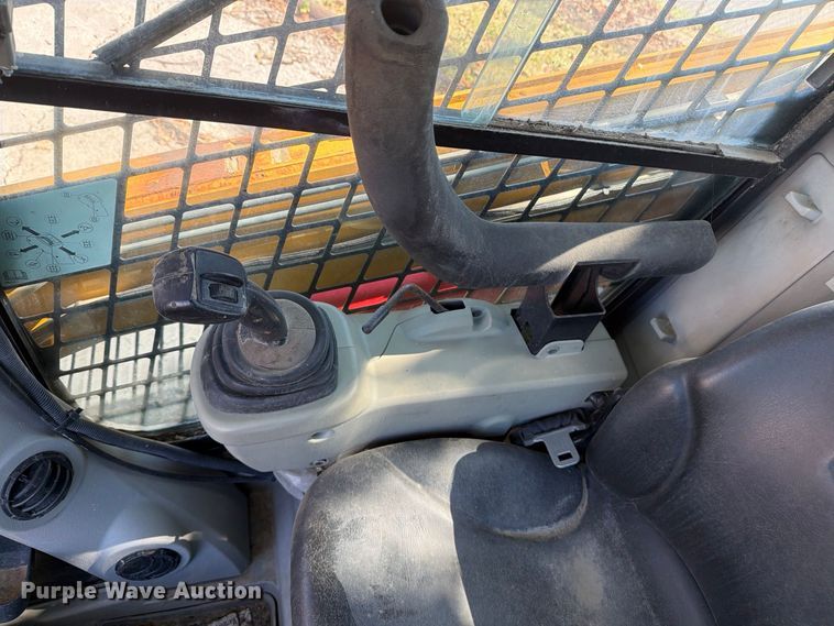image for item FB8897 2010 Caterpillar 277C tracked skid steer loader