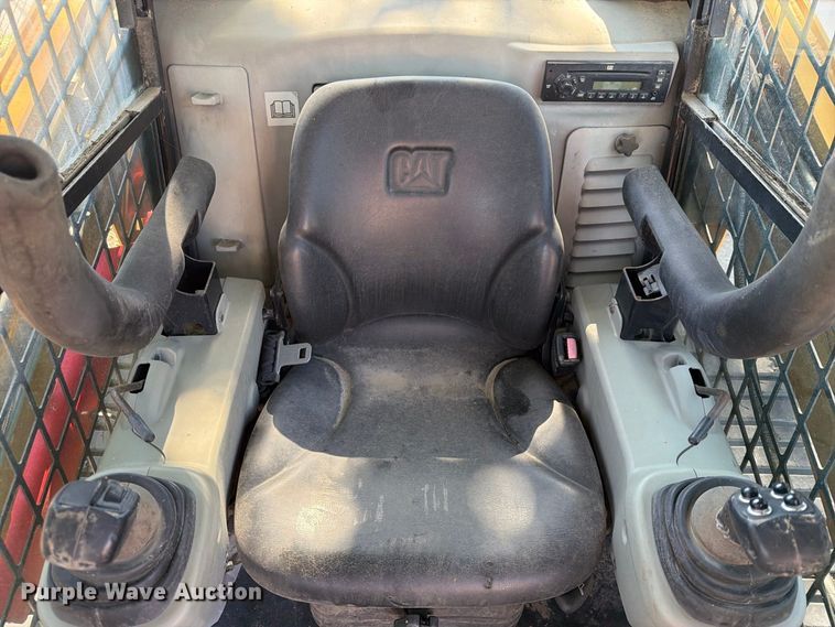 image for item FB8897 2010 Caterpillar 277C tracked skid steer loader