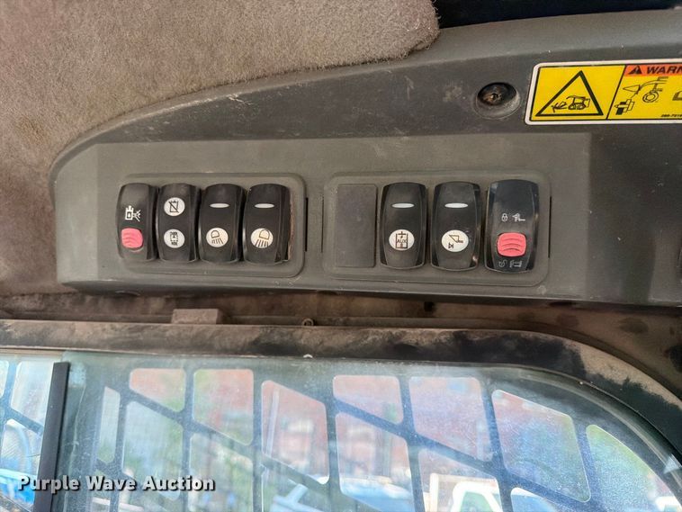 image for item FB8897 2010 Caterpillar 277C tracked skid steer loader