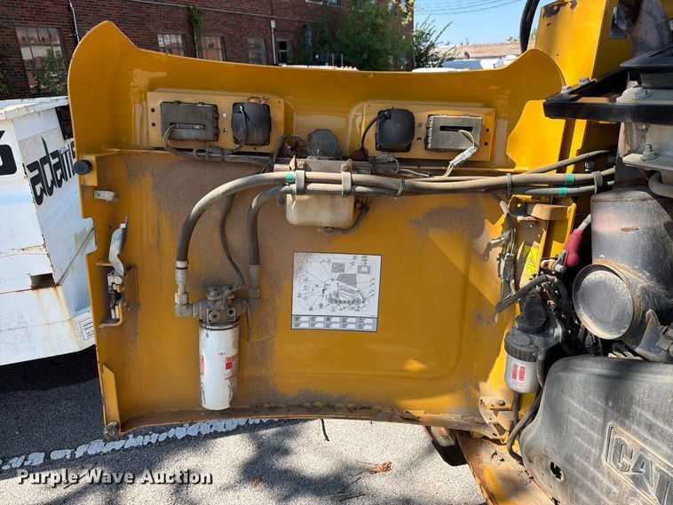 image for item FB8897 2010 Caterpillar 277C tracked skid steer loader
