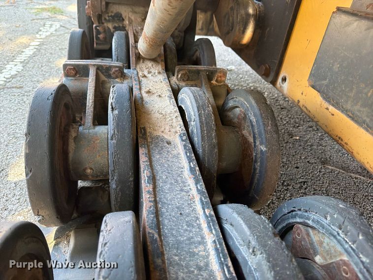 image for item FB8897 2010 Caterpillar 277C tracked skid steer loader