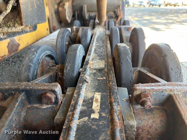 image for item FB8897 2010 Caterpillar 277C tracked skid steer loader